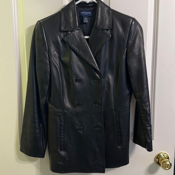 Woman’s Ann Taylor leather jacket XSP - Picture 1 of 2